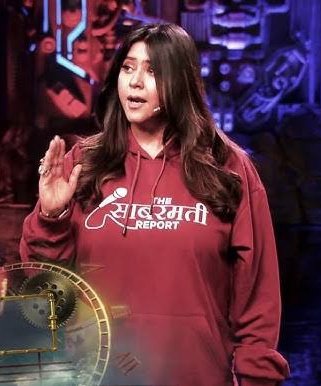 Tweeter_wali's tweet photo. Who is the best Host?

Like for #SalmanKhan
RT for #EktaKapoor 

#BiggBoss18 #Bb18 #BiggBoss
#WeekendKaVaar https://t.co/0qMgN2bbw9