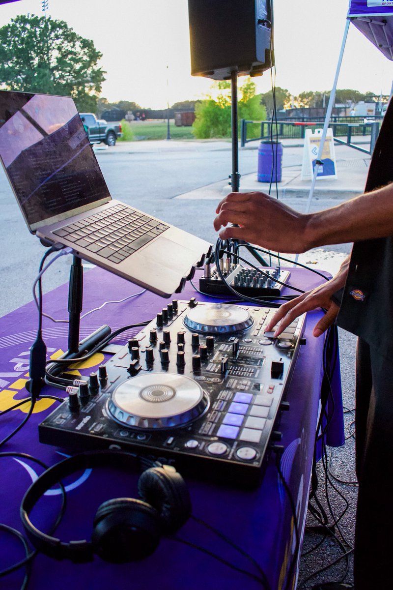 DJ D-I-N 😵‍💫 tweet media