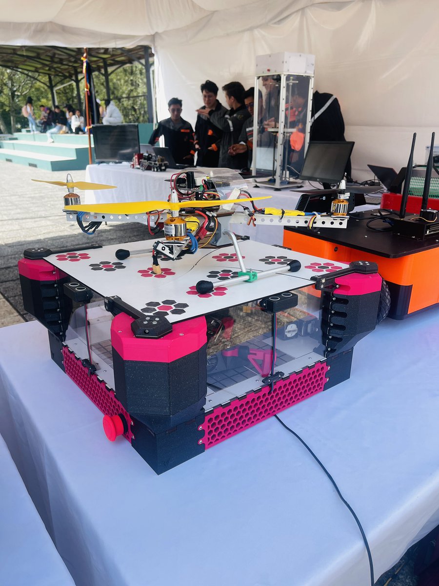 dcem_espe's tweet photo. 🔬 Hoy, el DCEM participó en la Feria de Ciencias y la Feria de Pósters Científicos en ESPE Investiga, lidera e impacta 2024, impulsando la investigación y la innovación sostenible.

#Ciencia #Investigación #Innovación #YoSoyESPE #DCEM https://t.co/LcCYuzU5Fq