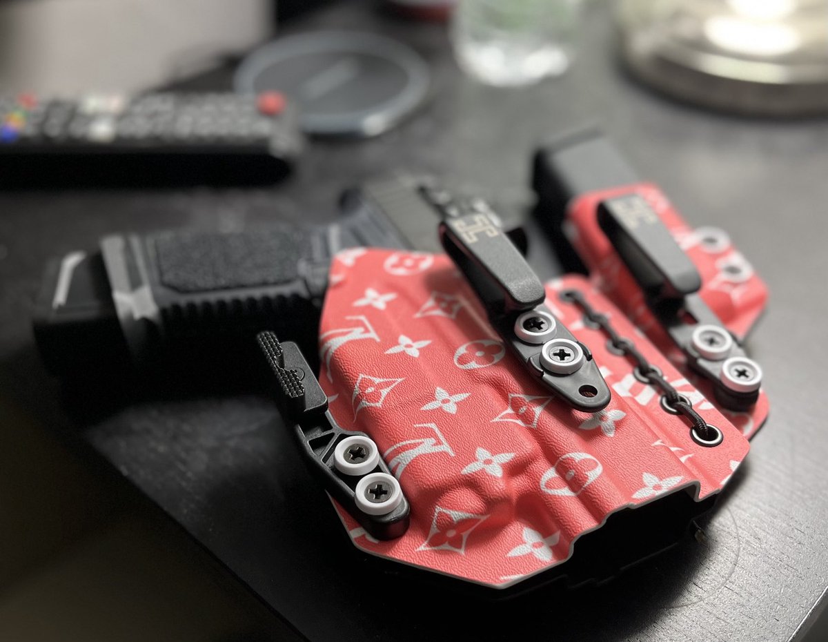 ⁦<a href="/hillholsterco/">Hilliker Holster Co</a>⁩ 🔥😮‍💨