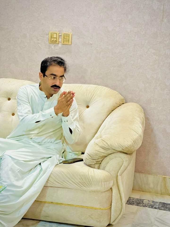 On 8th November 2024, PPP’s young leader Mr.<a href="/bilalshoro376/">Bilal Shoro</a> met with party workers, voters, and local residents at Shoro House PS-60, Hyderabad, where he not only addressed but also resolved their issues.❤💚🖤
<a href="/BBhuttoZardari/">BilawalBhuttoZardari</a> 
<a href="/AseefaBZ/">Aseefa B Zardari</a>