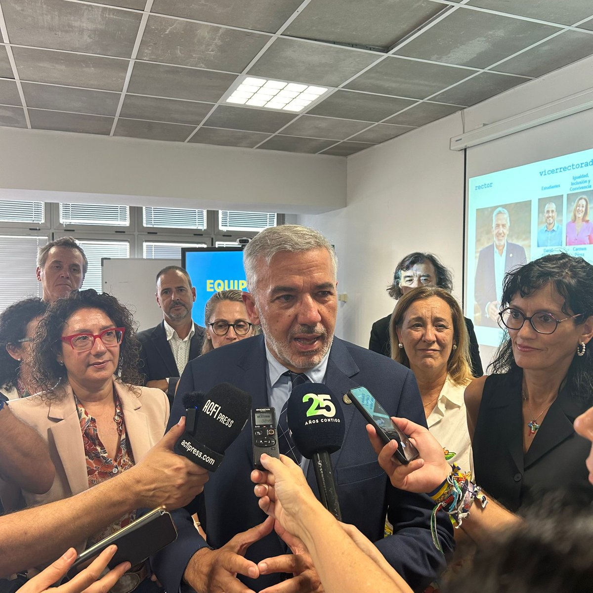 📰 ¡Hoy hemos presentado nuestro programa y equipo a los medios! Liderados por <a href="/lluisserramajem/">Lluis Serra Majem</a>, compartimos nuestra visión para una <a href="/ULPGC/">ULPGC</a> inclusiva, innovadora y sostenible. 🌱✨

#EquipoSerraContigo #EleccionesULPGC #ULPGC