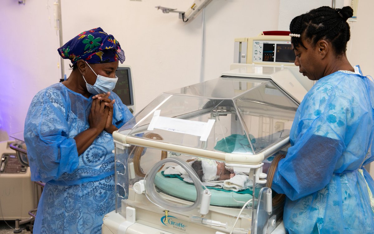 Our #NICU in #Haiti has been at full capacity for over a month now, caring for as many as 42 newborns every single day.

Photo by <a href="/nadiatodres/">Nadia Todres</a> of little baby Elisha receiving care from a nurse as her mother prays.