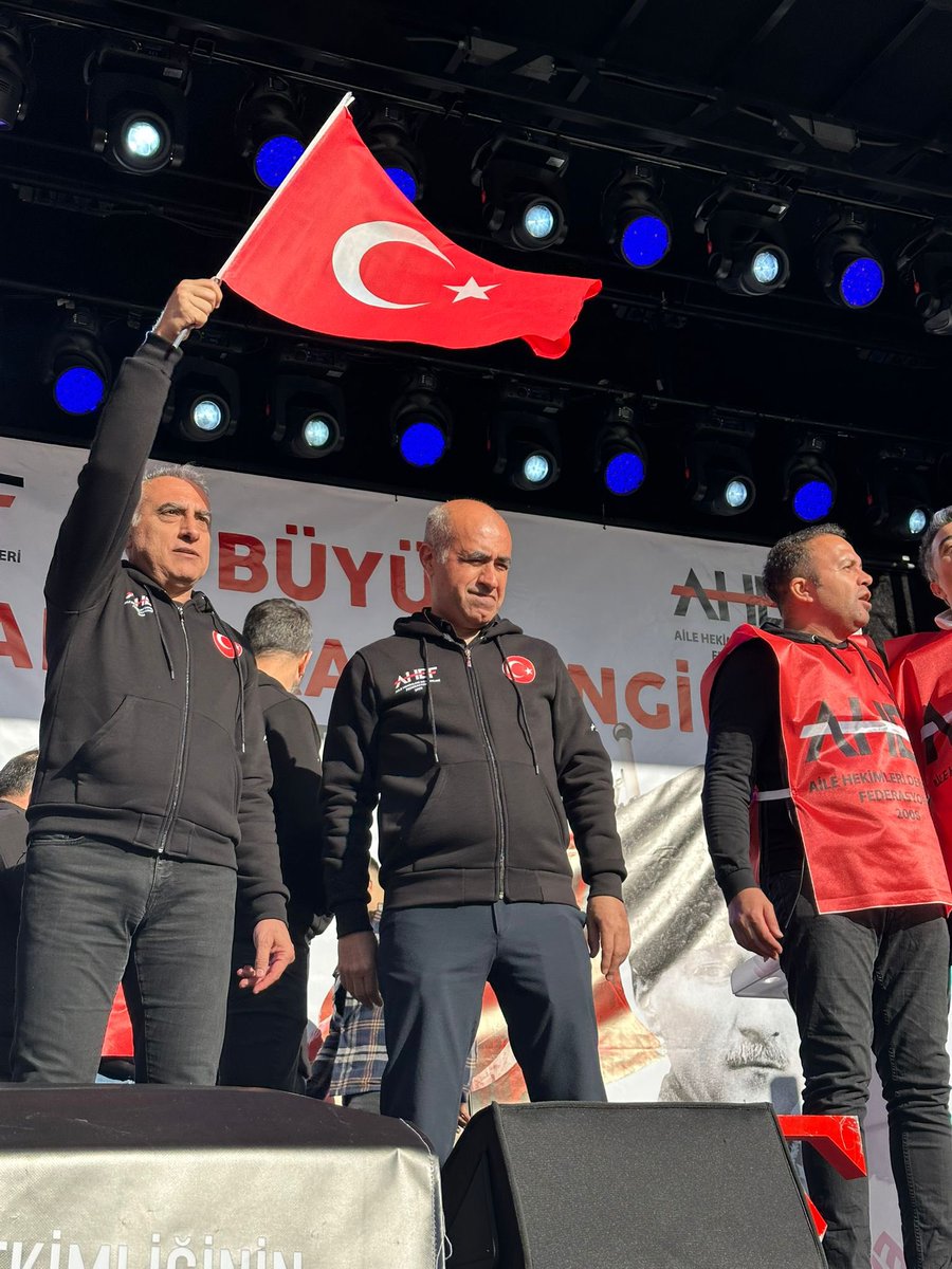 Halkin ilaca ulasimini kisitlayamazsiniz #reçetemedokunma <a href="/saglikbakanligi/">T.C. Sağlık Bakanlığı</a> <a href="/drmemisoglu/">Prof. Dr. Kemal Memişoğlu</a> <a href="/halksagligigm/">Halk Sağlığı Genel Müdürlüğü</a>