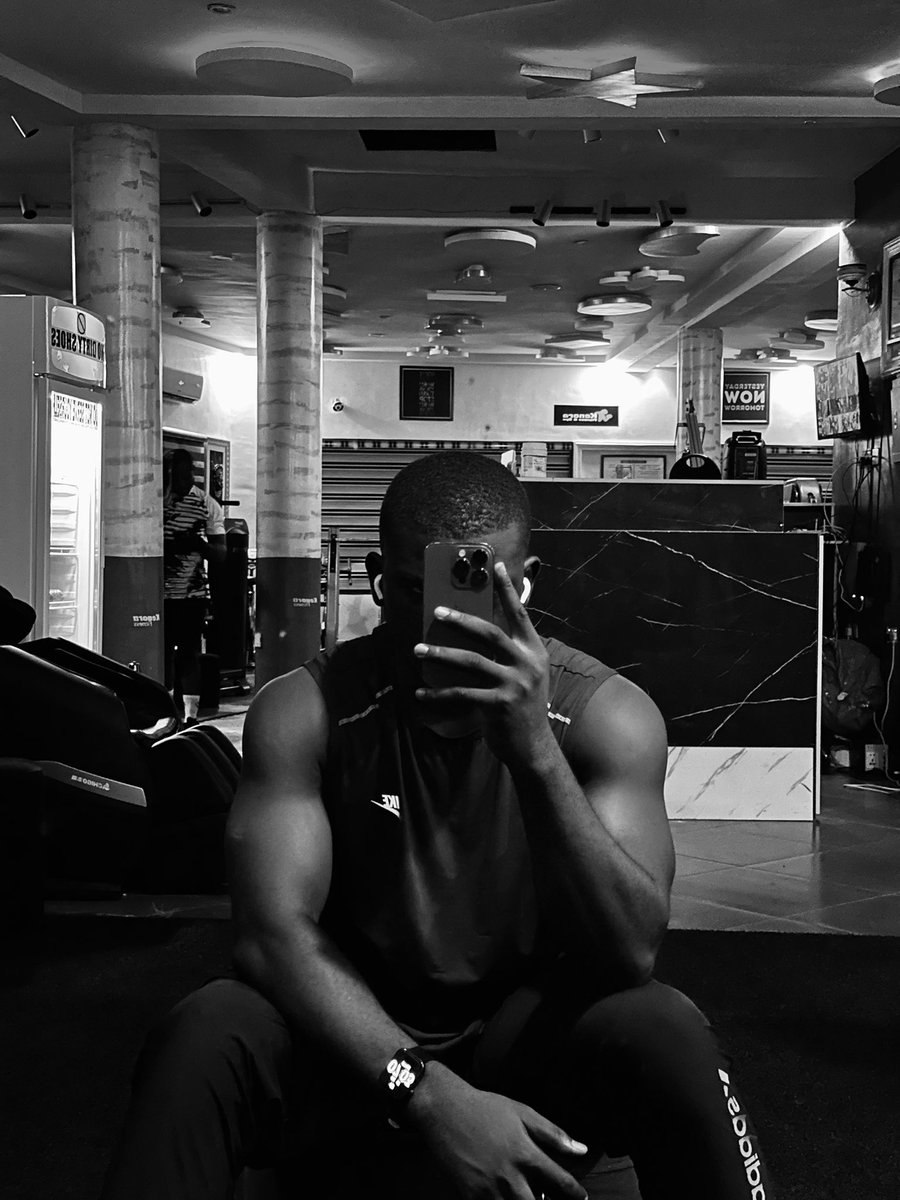 I am Closing the year with a banger, and starting the next with the force of a black hole! 

We will live to enjoy the fruit of our sleepless nights, countless cold dm’s, multiple rejections, and hours spent to be better at out craft. 

Amen to those that believe.

Say GM to lock