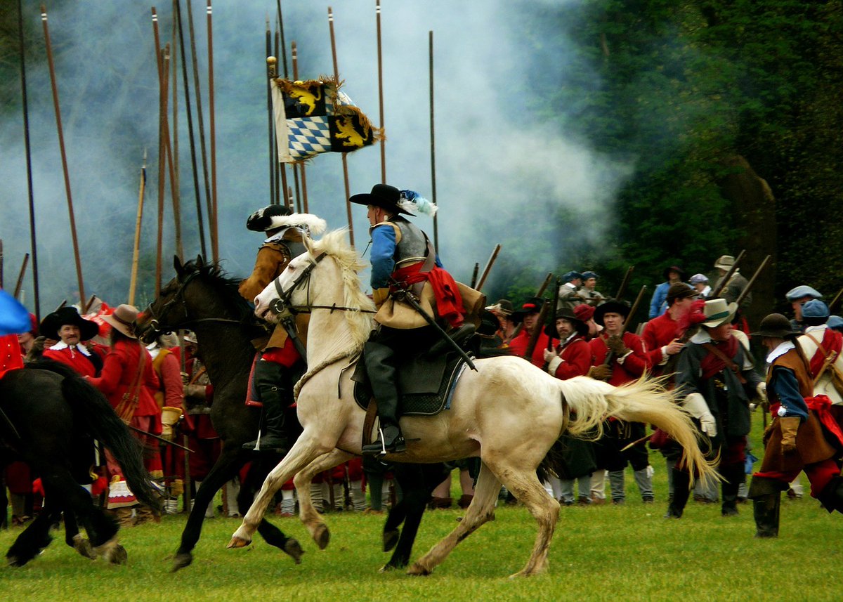 brightideas365's tweet photo. #TodayinHistory. #GreatBritain defeats France in the first ever #RugbyLeague World Cup final (1954). 8 are lost in the #Caister lifeboat disaster (1901). The Royalists are defeated at the Battle of #TurnhamGreen. First #EnglishCivilWar (1642). https://t.co/SPZhFjwfYm