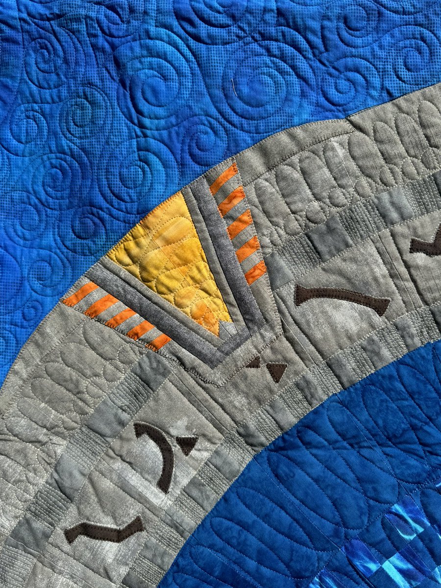 Akamamom's tweet photo. Looking for the perfect Christmas gift? How ‘bout a #Gatequilt? 😃 This quilt measures @ 81” square, and is made of shades of aqua rather than true blue. Bright and beautiful! 🤩 $1250 #stargate #stargatesg1 #Stargatequilt https://t.co/NmLBOLpFgQ
