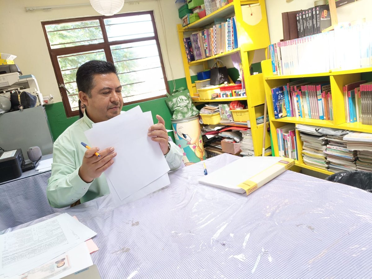 SREBVB08's tweet photo. #ElPoderDeServir. 🧐 Siguiendo con los procesos administrativos, se realizó la #EntregaRecepción 🗂 🗃 de la USAER No. 128, #ZonaE022 de Educación Especial, Valle de Bravo, México. 📋🔍
#ResponsabilidadYCompromiso
#SREBVB 

@arturougaldea_
@SEB_Edomex
@SeducEdoMex https://t.co/GA0EGZVr9y