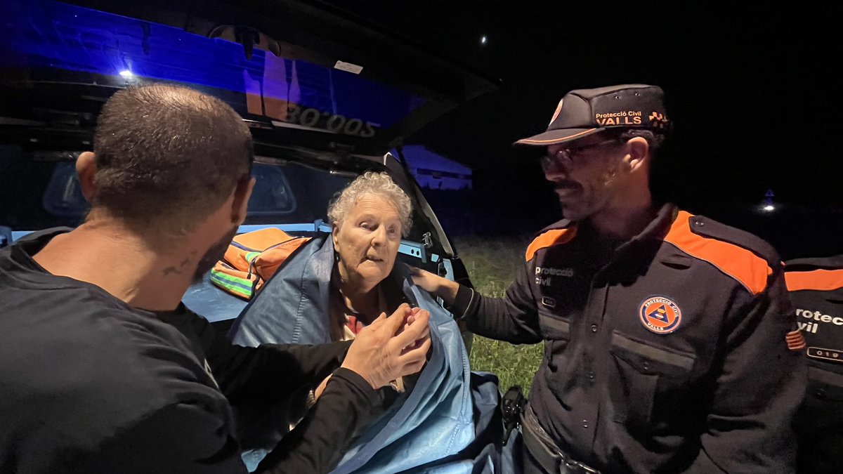 Hem trobat a la mare... viva, molt despistada, ajaguda en un descampat a
La sortida del poble. Moktíssimrs gràcies a tothom!