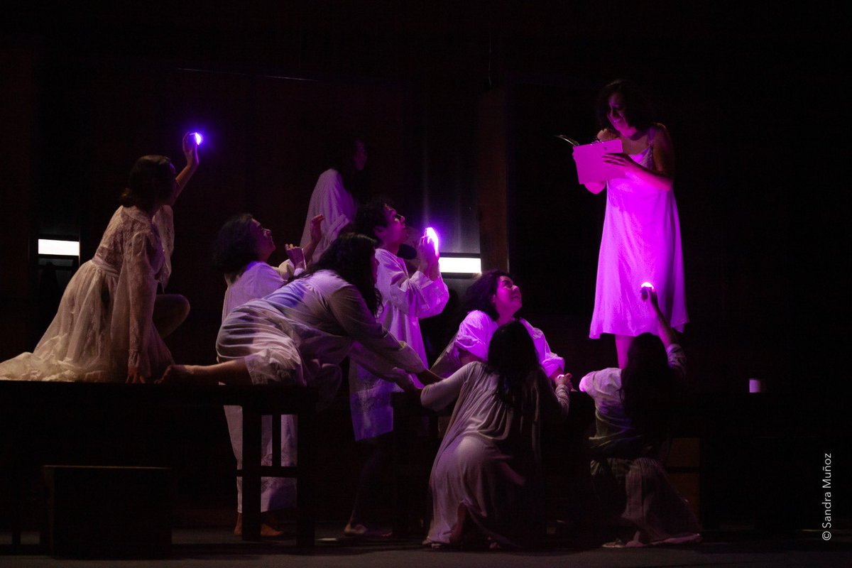 bellasartesinba's tweet photo. La gran fiesta del teatro mexicano, la 44 Muestra Nacional de Teatro de la @teatroinbal, inició ayer en el Teatro de la Ciudad en La Paz, Baja California Sur con la entrega de la Medalla "Xavier Villaurrutia" a la actriz de número de la @CNTeatromx y docente Luisa Huertas, quien es un referente fundamental de las artes escénicas en nuestro país.

Además, se presentó la puesta en escena “Juana Ramírez”, producción de la Compañía Titular de Teatro de la Universidad Veracruzana, la cual está basada en algunos hechos de la historia de sor Juana Inés de la Cruz.

Conoce los detalles 👉 https://t.co/s7nERNv9L5
