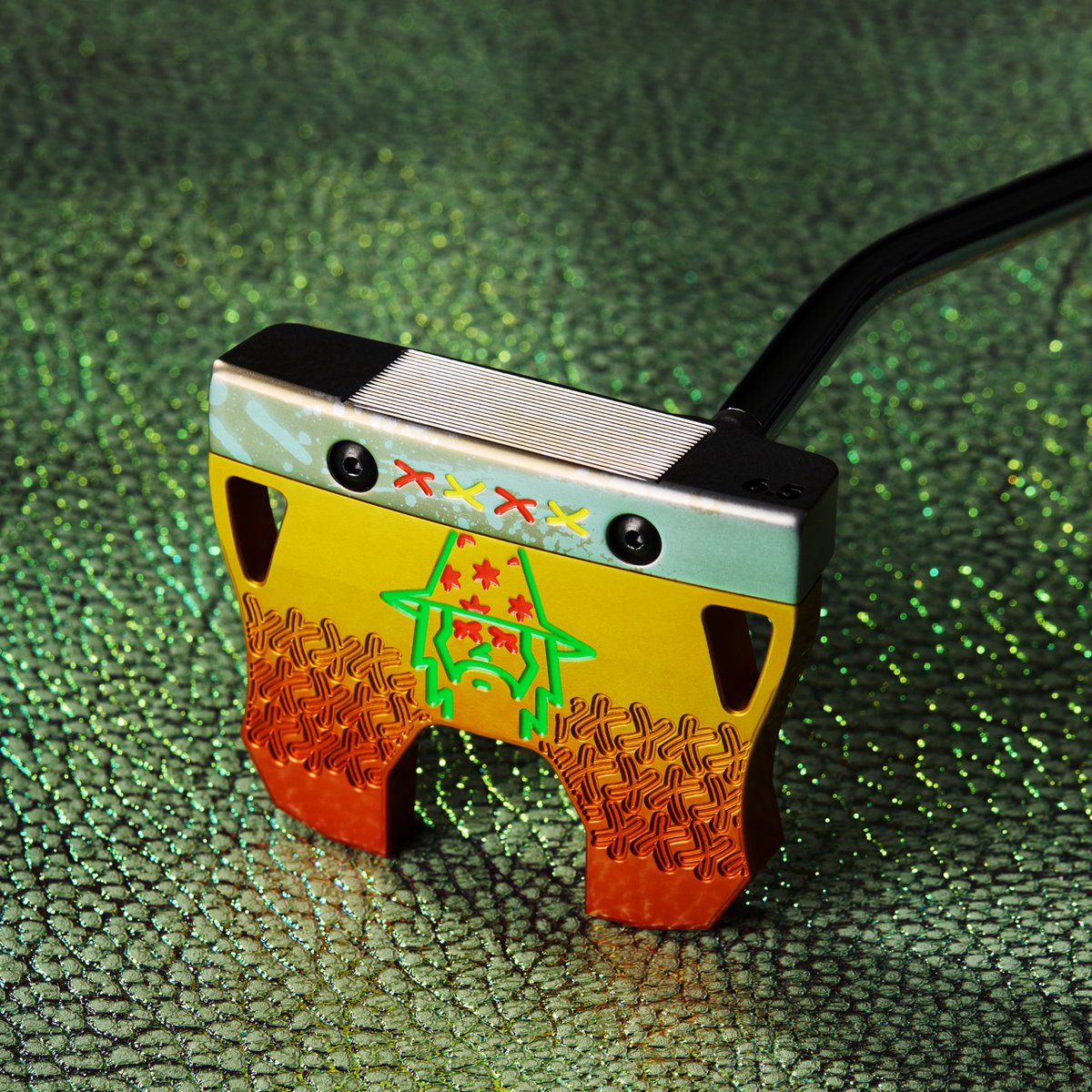 BettinardiGolf's tweet photo. Get those endless summer vibes with this week’s #PutterOfTheWeek. This INOVAI 6.5 has a Sunset Two-Tone finish with an Acid Wash Face. The Poison Wizard on the sole, framed by poison x’s and finished with the Chicago Star alignment and Roll Control™ face!
#Bettinardi #golfday https://t.co/HTbKVexQCf