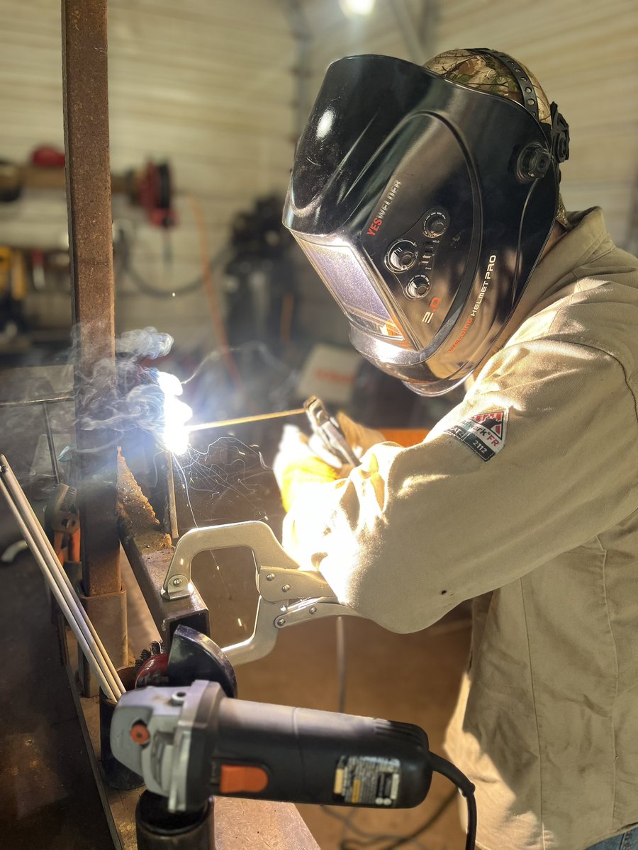 a1weldingtx's tweet photo. Future Welders Of America👨‍🏭👩‍🏭

#alweldingclasses #homeschoolweldingclasses #futureweldersofamerica #alweldingtx
#teachthematradethatneverfades
#skilledtrades 
#tradeschools https://t.co/blFXTCAHJt