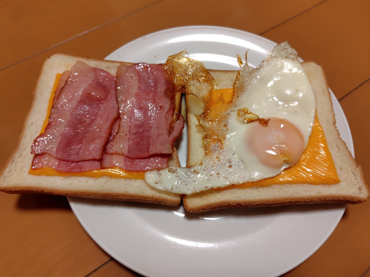seikatsuhogo_mu's tweet photo. 生活保護受給者の夜食 https://t.co/lEGwEoFQqX