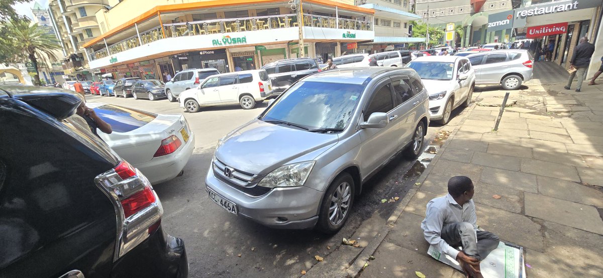 muchiri_zack's tweet photo. @Caradvicekenya HONDA CR-V
Year 2011
Well Condition 
Price 1.2ksh
Contact. 0729303787 https://t.co/aUtJpy74Je