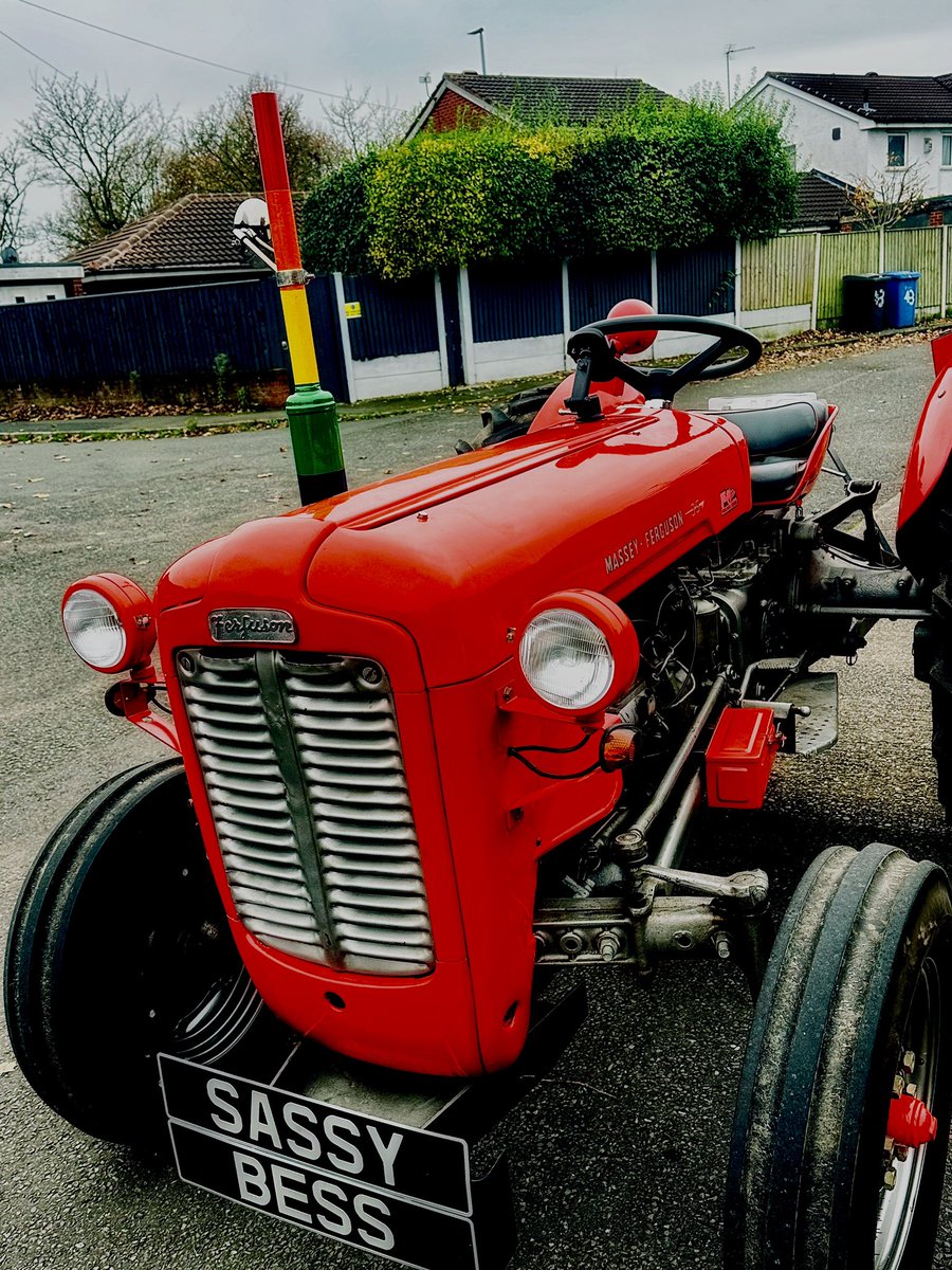 A special ‘Thanks’ to Bess’s FAVOURITE FRIEND @LewisMcbride for all the TLC he’s provided for her to get Bess already for our Festive #SantaOnATractor #SASSY @azarinad  #SASSY SANTA MEET &amp; GREET Julia Derbyshire Azarina Derbyshire #theadrianderbyshirefoundation ♥️🎄🎅🏼🎁
