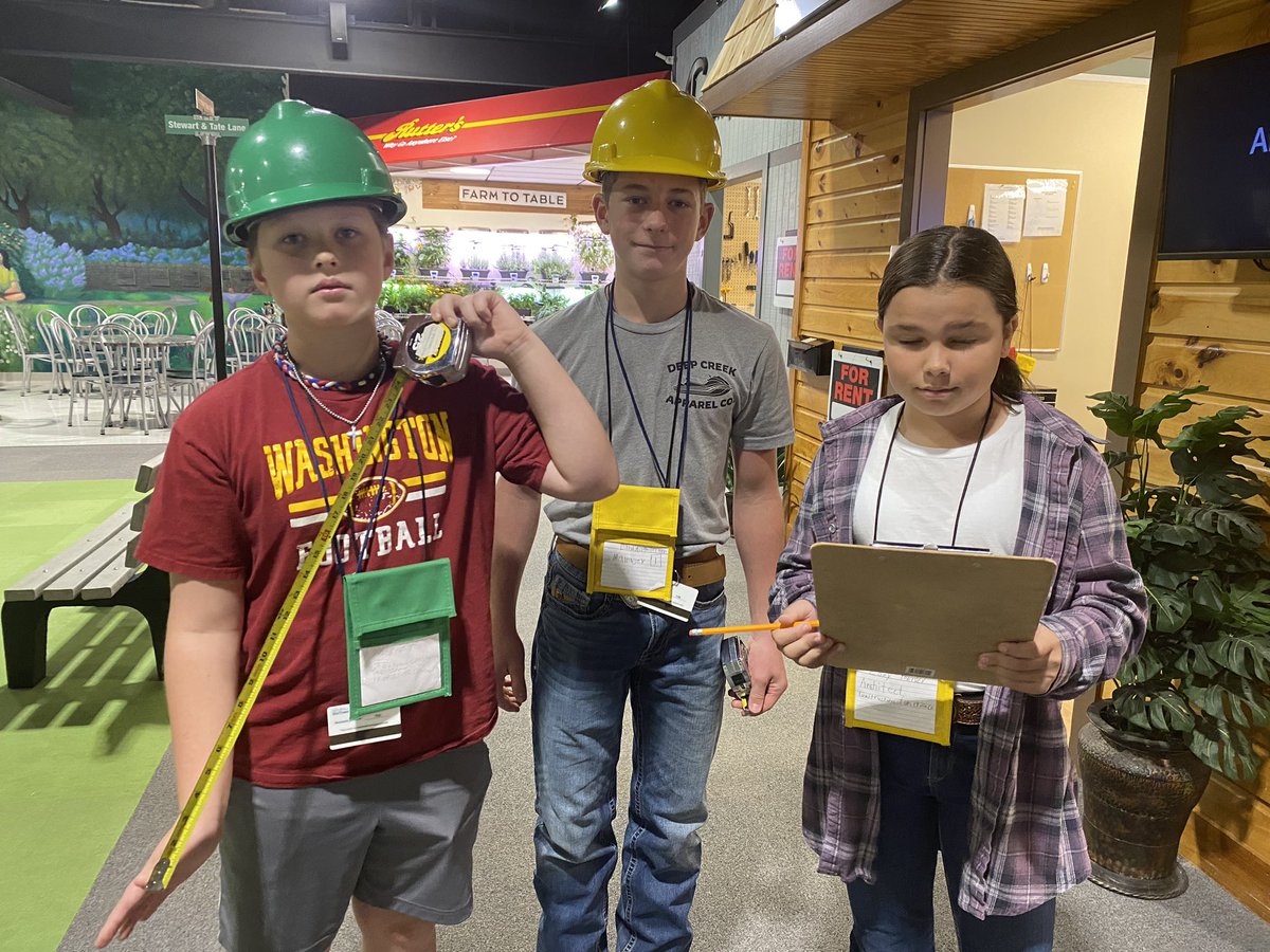 6WhiteScience's tweet photo. The White Group had a great time at Biztown!🎉🎉 https://t.co/3ataU9InnS