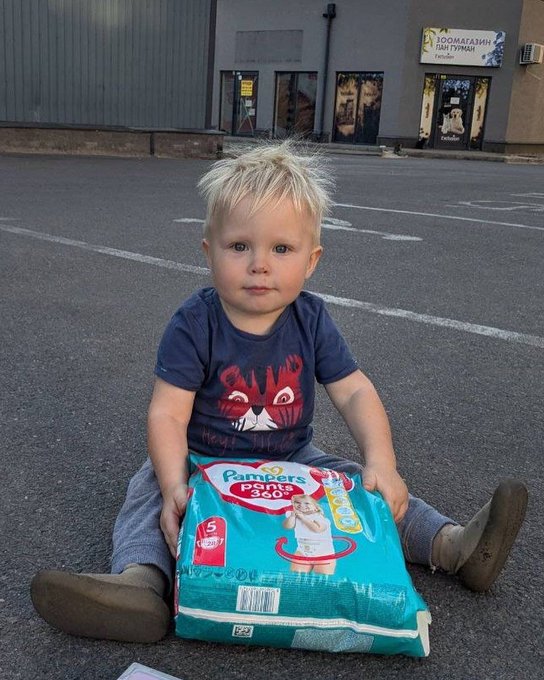 Adam was 1.5 year old. He was Ukrainian.
He was murdered this morning by the russians, along with his mother.
This murder was made possible because the Allies didn't give 🇺🇦all the means to defend itself, and the US didn't authorize Kyiv to strike with its weapons on 🇷🇺territory.