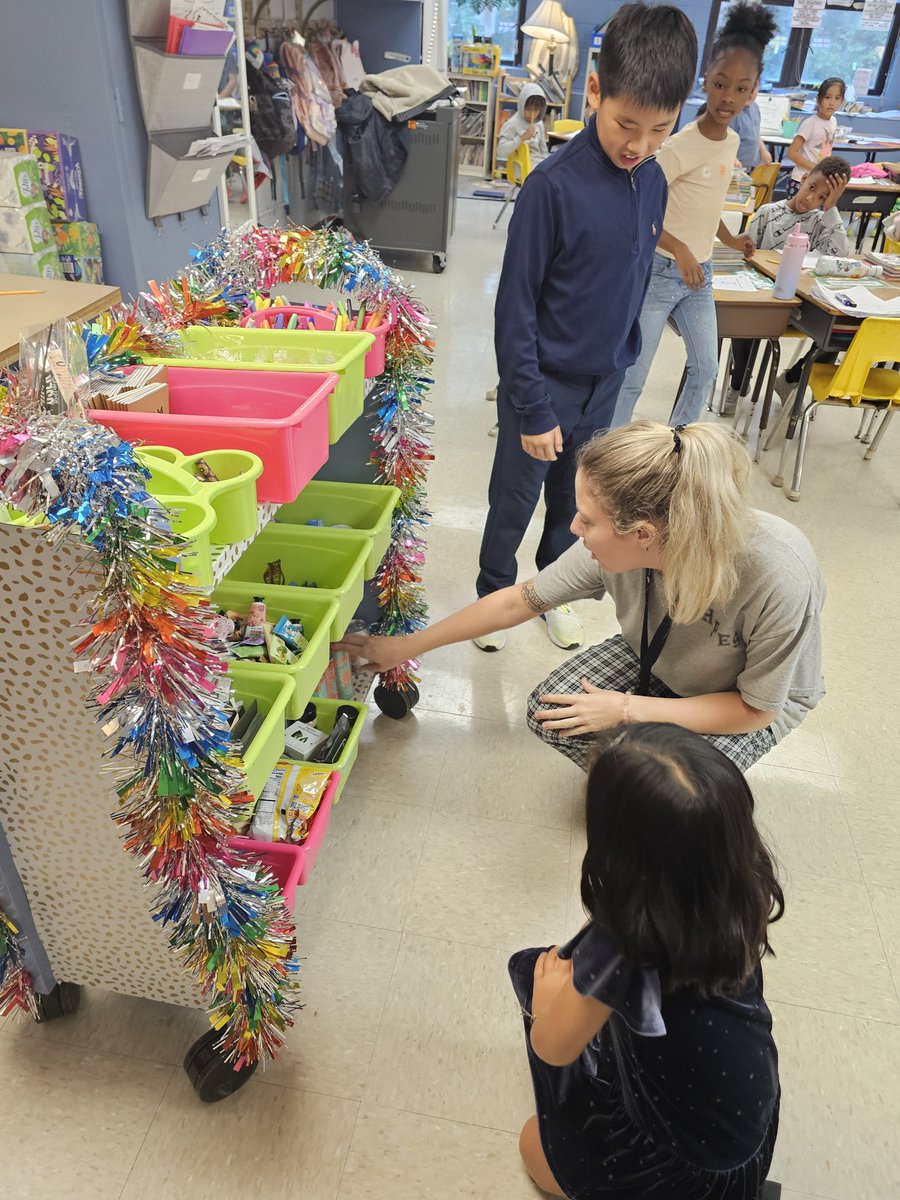 Danielle Miller tweet media