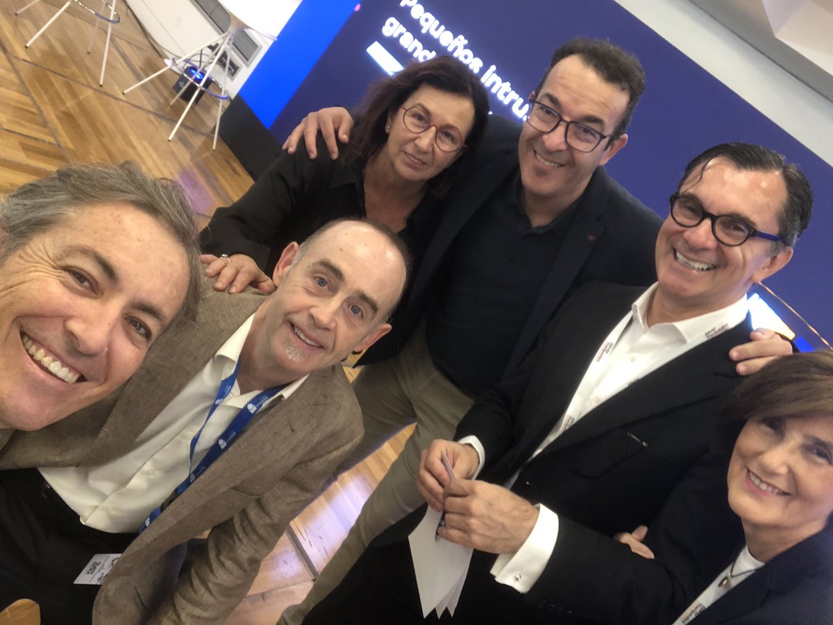 En el marco de #seaic2024 he tenido el enorme placer de participar en este almuerzo tan requetebién acompañado. Gracias a Roxall team por la invitación.