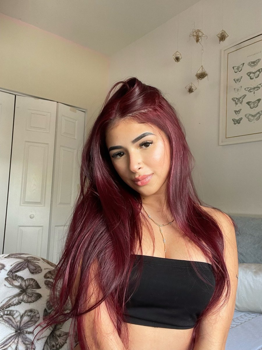 Thinking of bringing back the red hair 🤔 what do you all think?? #pretty #asian https://t.co/UMPqTE95Lq