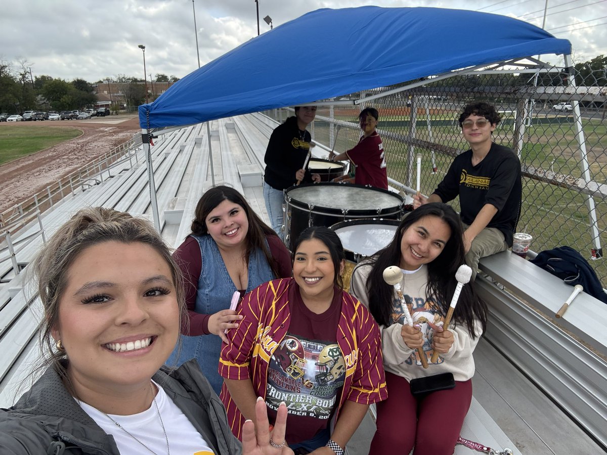 coach_vallejo's tweet image. Today the dance, cheer, pep squad coaches &amp;amp; I checked out our kids doing the War Drums at the football field. Grateful to be apart of this tradition with these kids. #LINSA