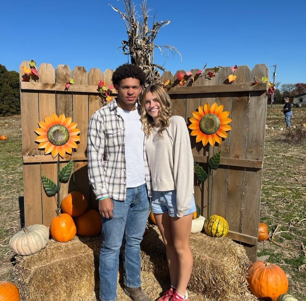 Is she even old enough to consent 😳<a href="/TayTayAndy24/">Taytem Anderson</a>