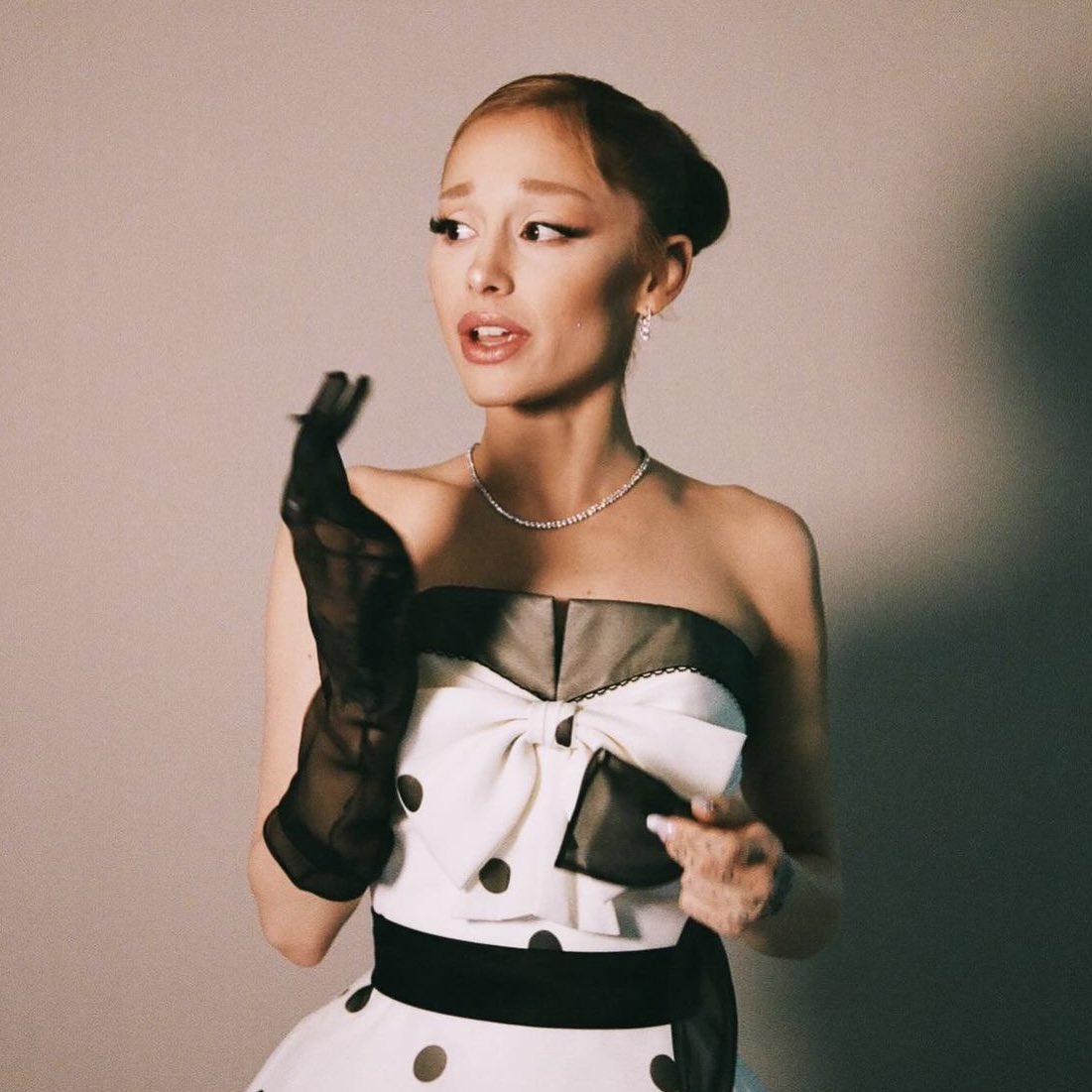 theegrandeheels's tweet photo. ariana grande is considered “snubbed” at 
the 2025 grammys by:

•billboard
•variety
•rolling stone
•the hollywood reporter
•entertainment news
•gold derby
•teen vogue https://t.co/DXzQvVXD9c