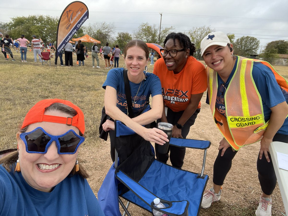 Happy Fun Run Day, Gators!!! 🐊 ✨ #apex #futureleaders <a href="/GattisRRISD/">GattisRRISD</a>