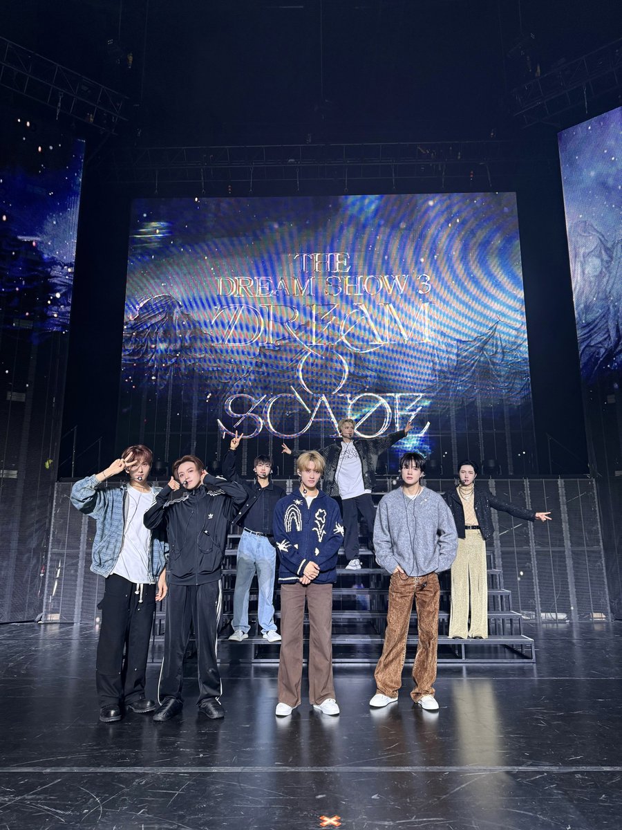 NCTsmtown_DREAM's tweet photo. 시즈니💚 오늘 파리에서 1일차! 내가 좋아하는 파리에서 공연은 참 좋아 과연 얼마나 즐겨줄까 벌써부터 두근두근 한다 얼른보자 우리 파리의 babies

시즈니💚 notre premier jour à Paris!
J’adore le concert dans la ville de Paris que j’aime, j’ai hate de voir comment vous allez vous amuser, à très vite les babies de Paris

#JAEMIN
#NCTDREAM #THEDREAMSHOW3
#NCTDREAM_THEDREAMSHOW3
#NCTDREAM_WORLDTOUR
#NCTDREAM_THEDREAMSHOW3_PARIS
#TDS3inPARIS