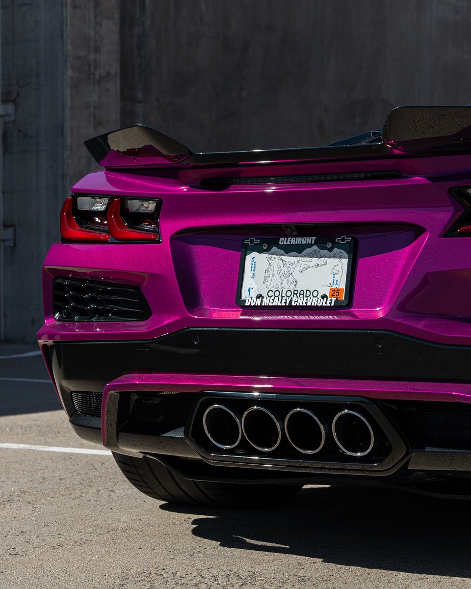 SpeedEFX's tweet photo. Ever seen a C8 Z06 that looks like this? 

We wrapped this Z06 in color change paint protection film from Pure PPF and topped it off with a ceramic coating https://t.co/HcFtWpv2nW