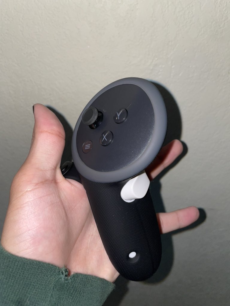 Sk0lVR's tweet photo. Got these NEW G4 Pro Controller Grips from Kiwi Design, thanks Kiwi! CHECK EM OUT! USE CODE SKL FOR 5% OFF! https://t.co/xmXJNNS8lo #KIWIK4Boost, #KIWIH4Boost #KIWIG4Pro (pretend the box isn’t ripped 💀) https://t.co/jiGKPnkOkA