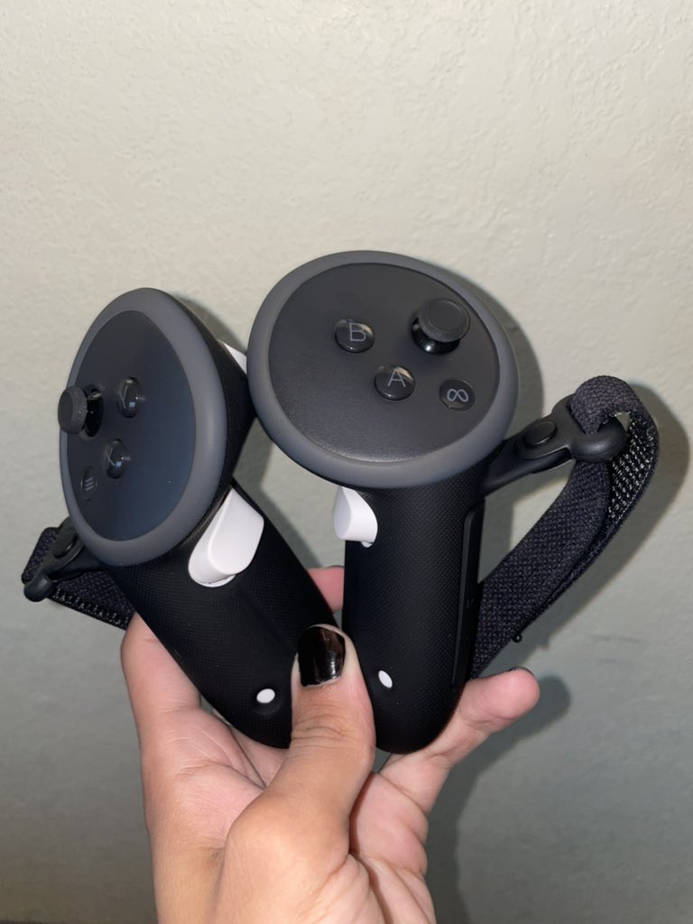 Sk0lVR's tweet photo. Got these NEW G4 Pro Controller Grips from Kiwi Design, thanks Kiwi! CHECK EM OUT! USE CODE SKL FOR 5% OFF! https://t.co/xmXJNNS8lo #KIWIK4Boost, #KIWIH4Boost #KIWIG4Pro (pretend the box isn’t ripped 💀) https://t.co/jiGKPnkOkA