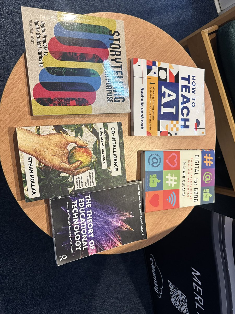 ato_zeducation's tweet photo. Inspiring Day at Cambridge University! 

Today, we had the pleasure of attending The Future of Teacher wellbeing event at Hughes Hall, Cambridge University, hosted by the Digital Education Futures Initiative. https://t.co/hTqAYCfPRU