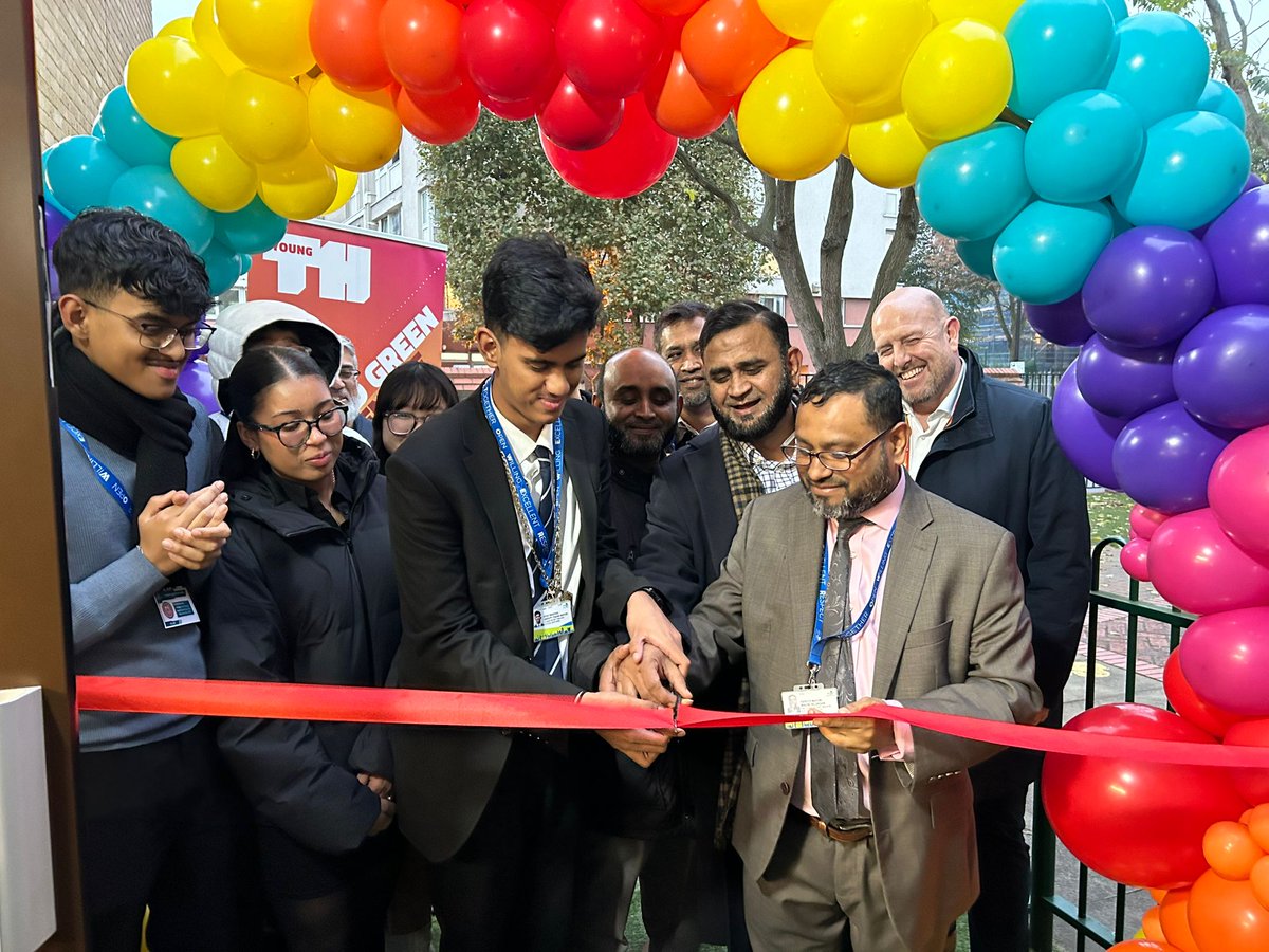 I'm delighted with the launch of our two new youth centres in Tower Hamlets this week, located in Bigland Green (Shadwell) and Christian Street (Whitechapel).

It represents just part of the £13.7 million invested in youth provisions ever year.

➡️ towerhamlets.gov.uk/News_events/20…