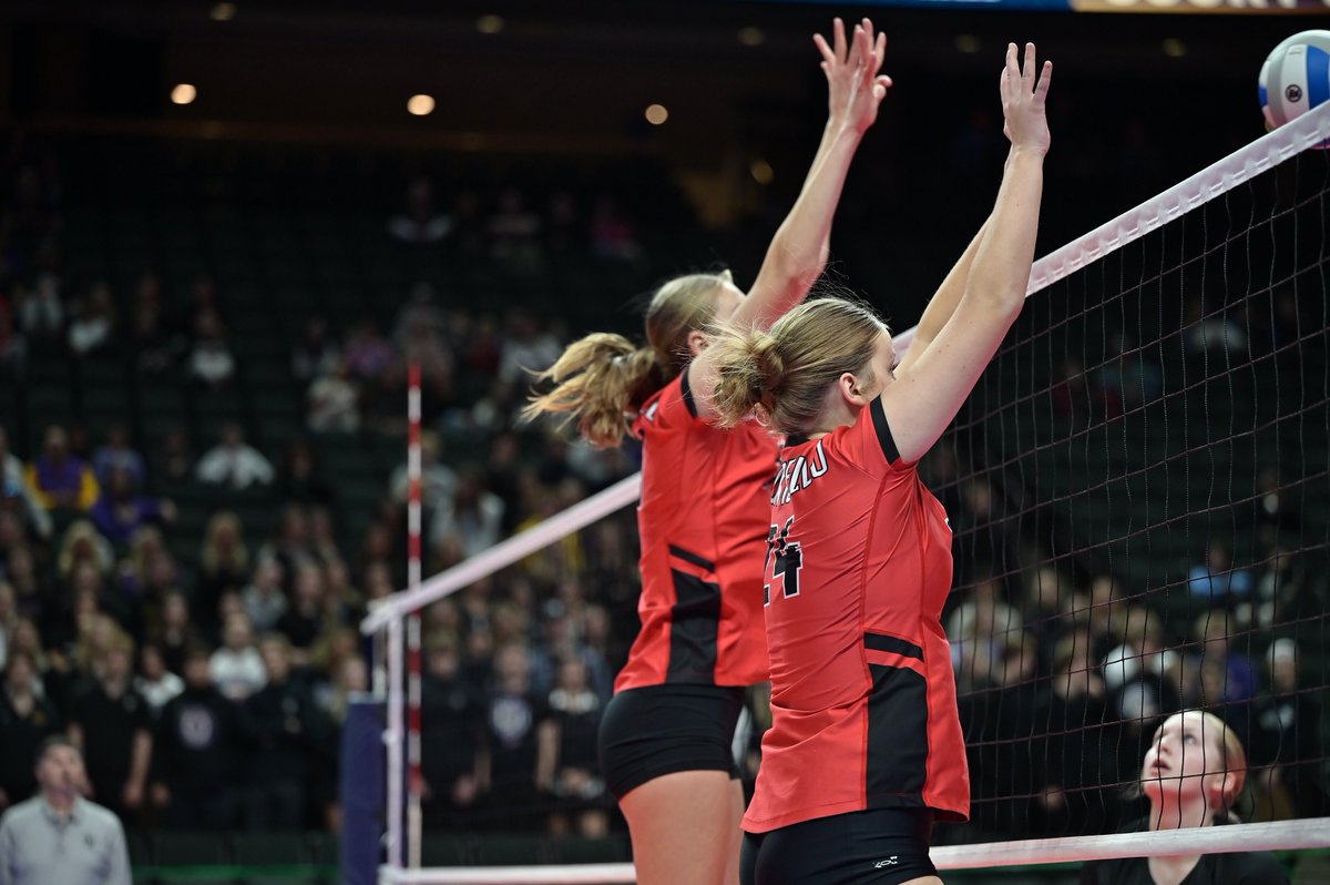 FINAL: Volleyball

Monticello: 3

CDH: 0

The Magic advance to the Consolation Final on Saturday morning vs. Mahtomedi. 8:30 a.m. on Court 1. 

Great job, <a href="/MontiVolleyball/">Monti Volleyball</a>! 

#MontiMagic