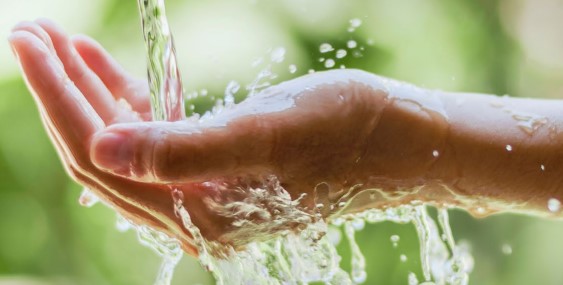 CityCamarillo's tweet photo. Attention City of Camarillo Water customers: Your water is safe to drink and can be used without restriction. For customers of other water agencies, verify with your provider--some have issued unsafe water alerts. 

Check who your water provider is: https://t.co/KnOOLp3mlr https://t.co/l4IZ82jqYC