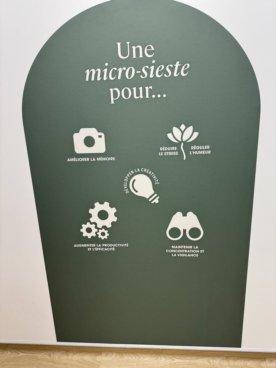 C’est la zen zone. Micro sieste ou petit break loin du rush. Pour optimiser la qualité de vie aux urgences. Merci Rania !