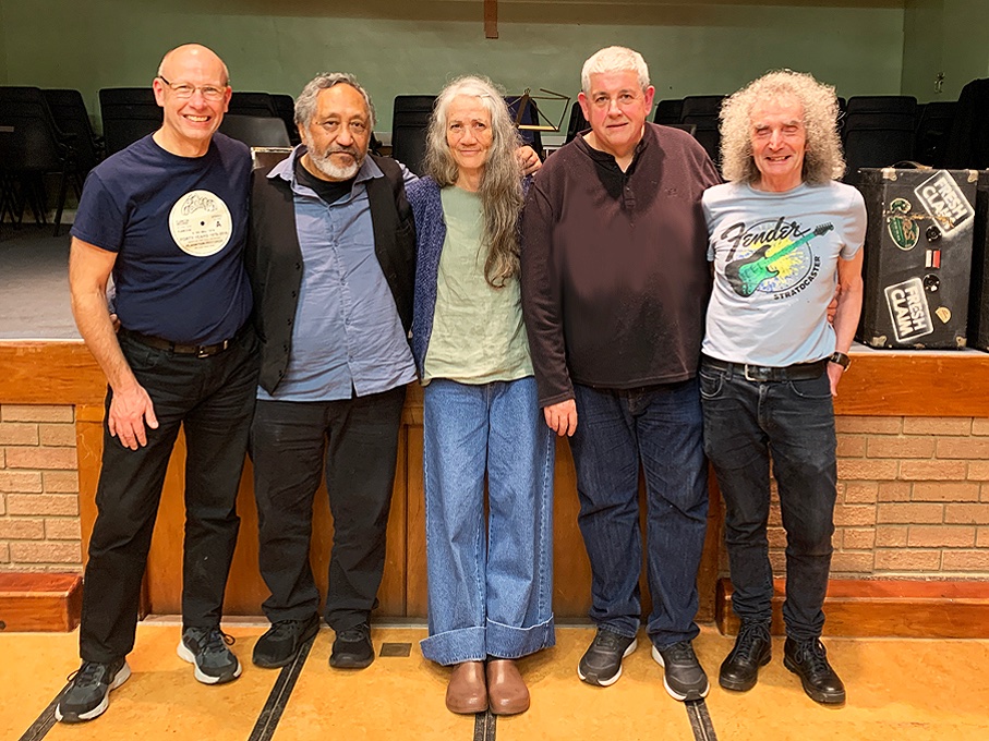 Pics from last weekend's excellent gig in Pitsea w our old friends Steve &amp; Ainsley Apirana. They were joined on stage by Simon &amp; Steve from FRESH CLAIM for a (sort of) 1996 UK tour reunion! What a great night! #livemusic #acoustic #Harmony #SONGS #friends