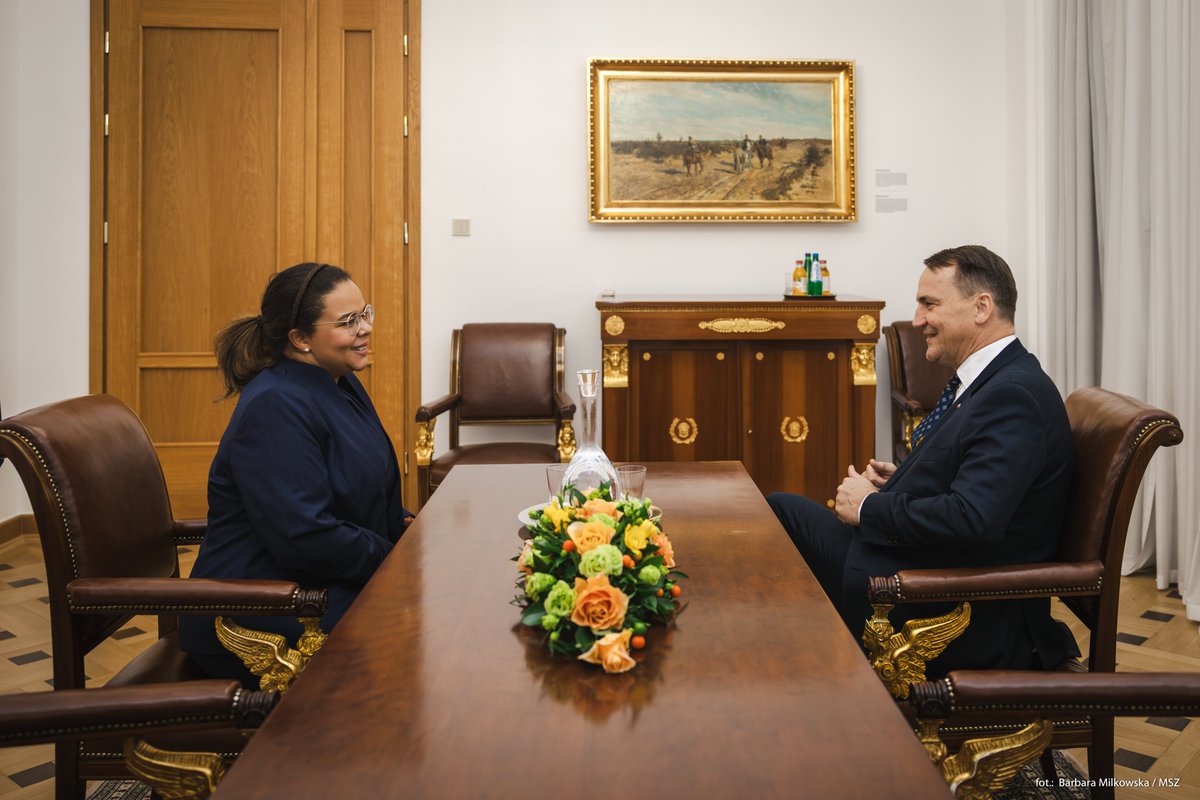 RDC • Affaires Etrangères 🇨🇩 (@rdc_minafet) on Twitter photo La Ministre d’État, S.E.M. Thérèse Kayikwamba Wagner (<a href="/RDCongoMAE/">Thérèse Kayikwamba Wagner</a>), a achevé une visite de deux jours en Pologne, marquée par des moments forts :
🔹 Des discussions approfondies sur les défis sécuritaires à l’Est de la RDC, avec un soutien affirmé de la Pologne pour la paix et La Ministre d’État, S.E.M. Thérèse Kayikwamba Wagner (<a href="/RDCongoMAE/">Thérèse Kayikwamba Wagner</a>), a achevé une visite de deux jours en Pologne, marquée par des moments forts :
🔹 Des discussions approfondies sur les défis sécuritaires à l’Est de la RDC, avec un soutien affirmé de la Pologne pour la paix et