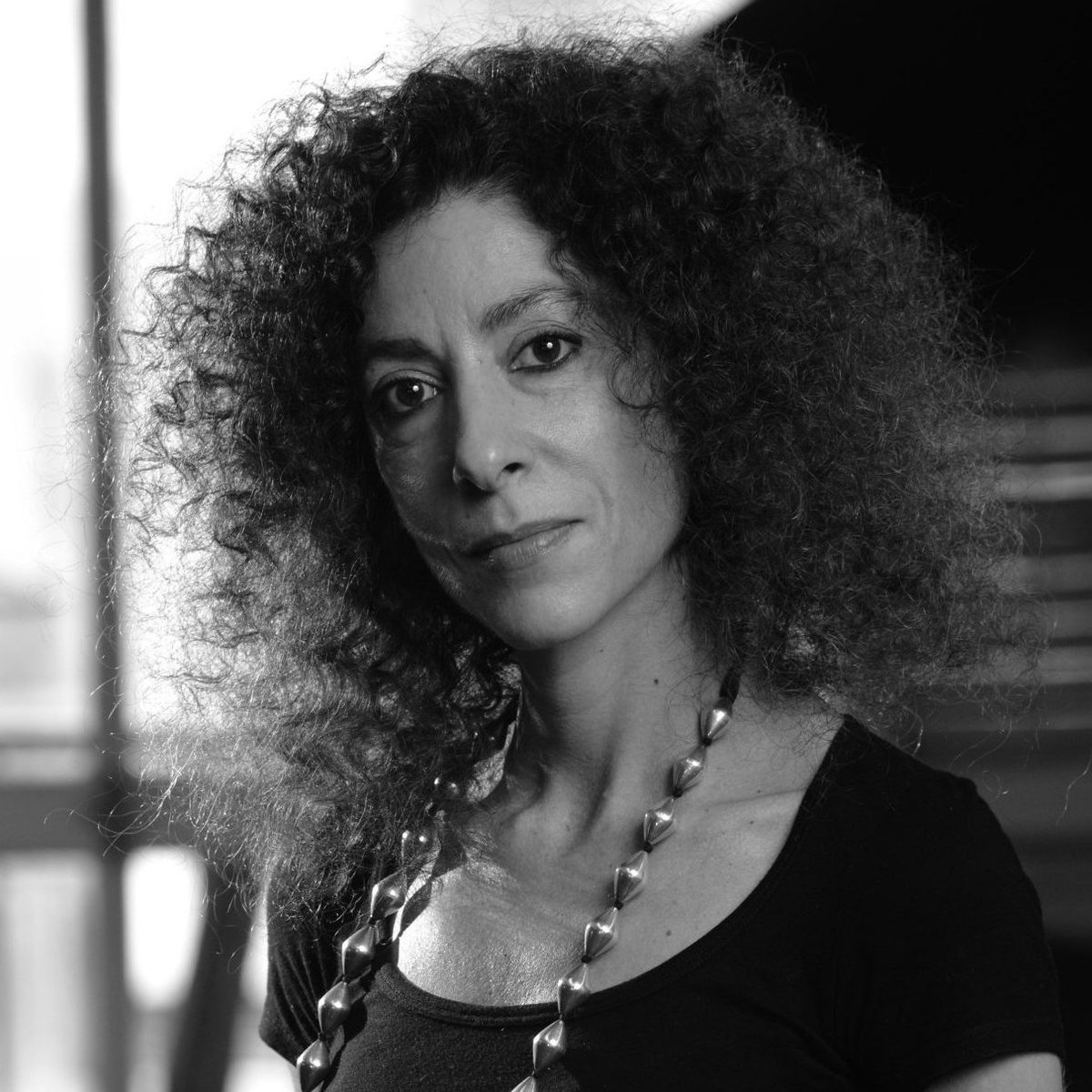 🙌¡Felicidades! Leila Guerriero es la ganadora del Premio Cátedra Mujeres y Medios UDP🤩

👉En específico, su obra "La llamada" (2024) fue reconocida por el premio UDP para obras de no ficción escritas por mujeres latinoamericanas📝

Conoce más comunicacionyletras.udp.cl/leila-guerrier…   📲

#UDP