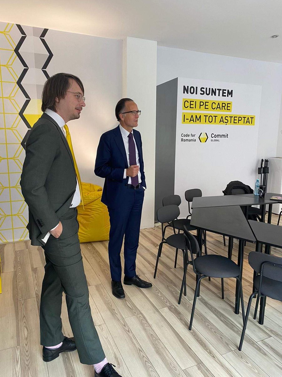 Travel_2Romania's tweet image. 🖥️ Prin soluțiile lor digitale,echipa #CodeforRomania va contribui la observarea camp electorale&amp;amp;a alegerilor din #România
ℹ️Ministerul federal al Afacerilor Externe #Germania @ForeignAffairs sprijină #CommitGlobal cu 1,35 mil euro pt dezv unei infrastructuri umanitare globale