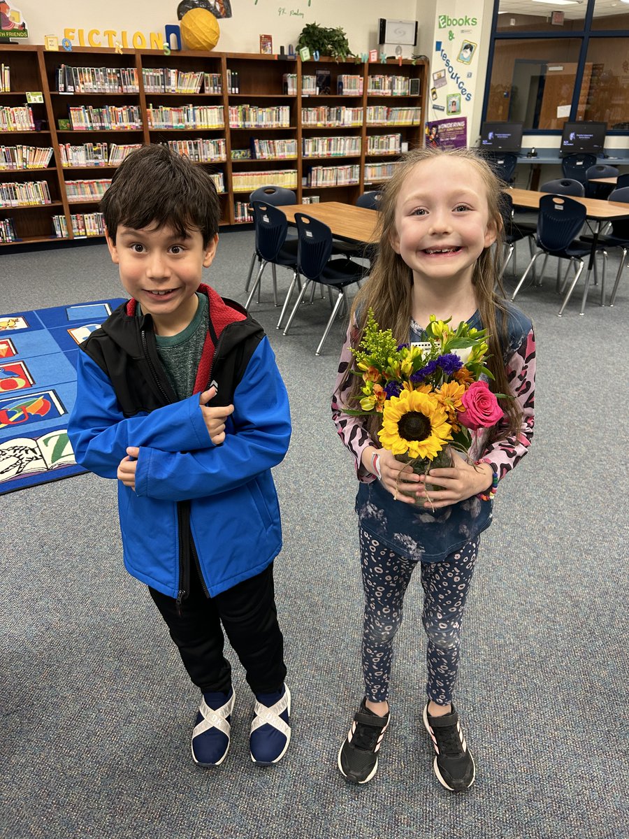 OakRidgeFISD's tweet image. Project Kindness! Delivering smiles and treats to teachers this last week! #projectkindness