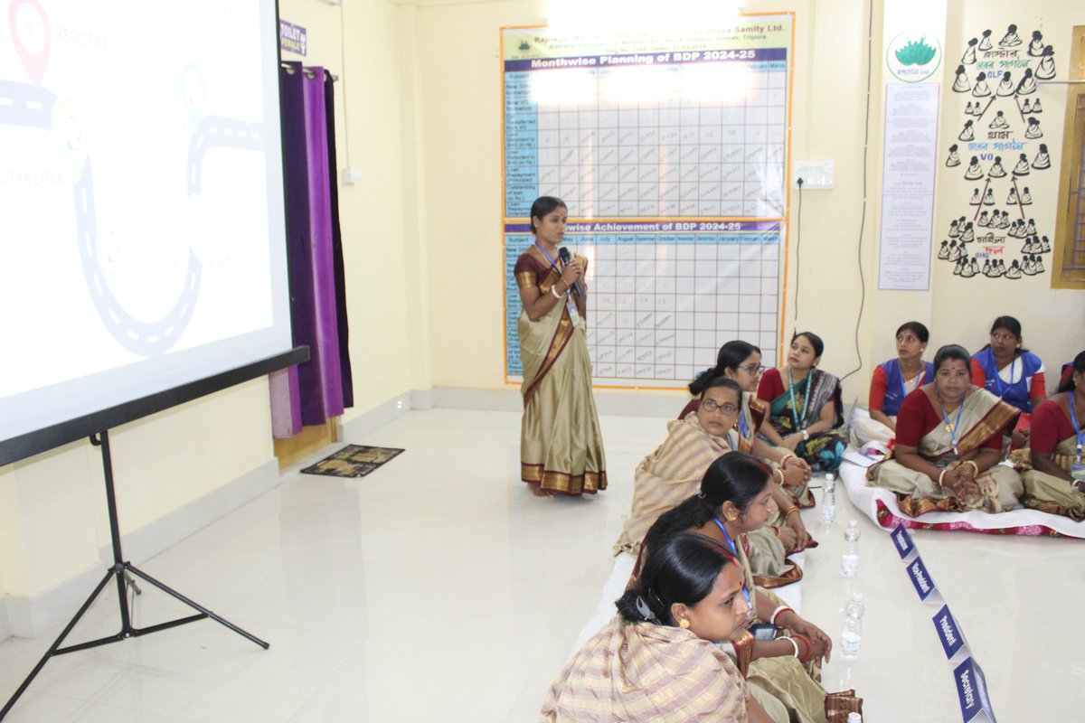 TripuraSRLM's tweet photo. TRLM organized a National workshop on Model Cluster Level federations (MCLFs), featuring distinguished participation from the Additional Secretary and Joint Secretary, GoT as well as CEOs &amp; SMDs from 14 other states. They have visited RAJNAGAR &amp; BIJOYEE CLF under Gomati District https://t.co/7XZ81HWYSg