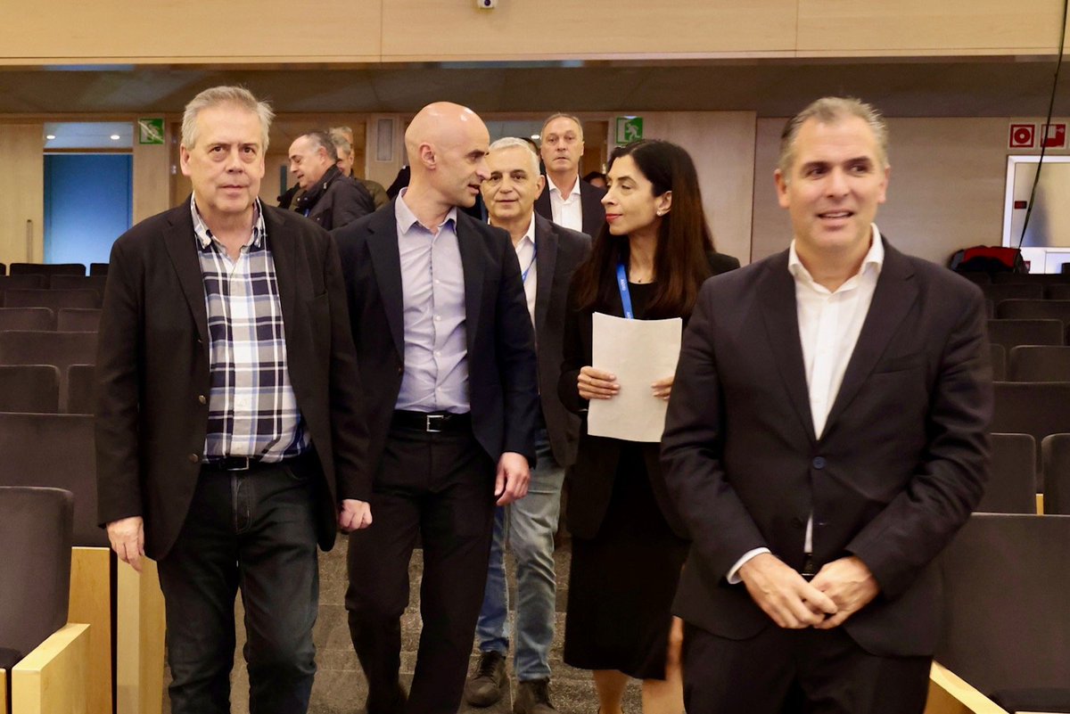SanidadeXunta's tweet photo. ��� Gómez Caamaño salienta que a dixitalización dos quirófanos será clave na mellora da eficiencia, na calidade asistencial e na seguridade dos pacientes

🔗https://t.co/NdYmPyNJTn https://t.co/2b0utsWozK