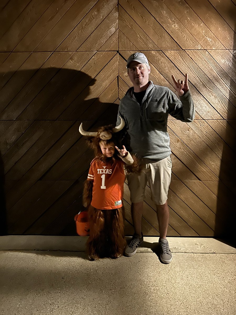 andrewcdevine's tweet photo. @GPinks Because it’s been too long! He’s a huge Bevo nut. https://t.co/cqme1RfLRy