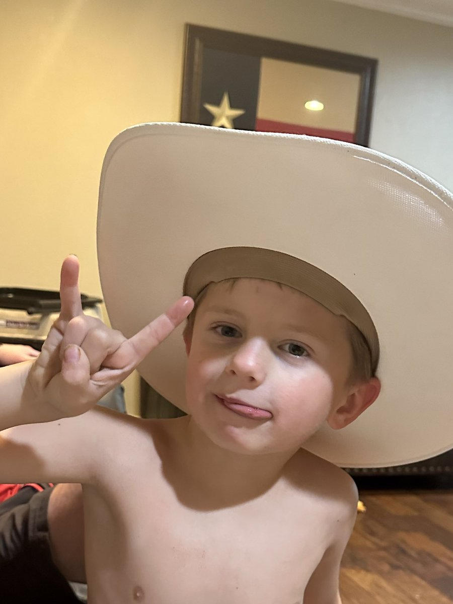 andrewcdevine's tweet photo. @GPinks Because it’s been too long! He’s a huge Bevo nut. https://t.co/cqme1RfLRy