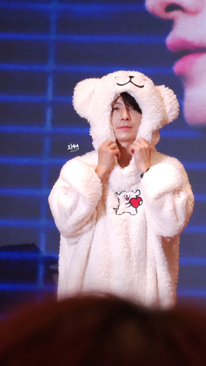 ehharu_'s tweet photo. 241108 Offline Fansign in Taipei

나의 귀요미🐶☺️

#슈퍼주니어 #SuperJunior
#슈퍼주니어DnE #SuperJuniorDnE
#동해 #이동해
#DONGHAE #LEEDONGHAE
#ドンへ https://t.co/IAgxDnaz4i