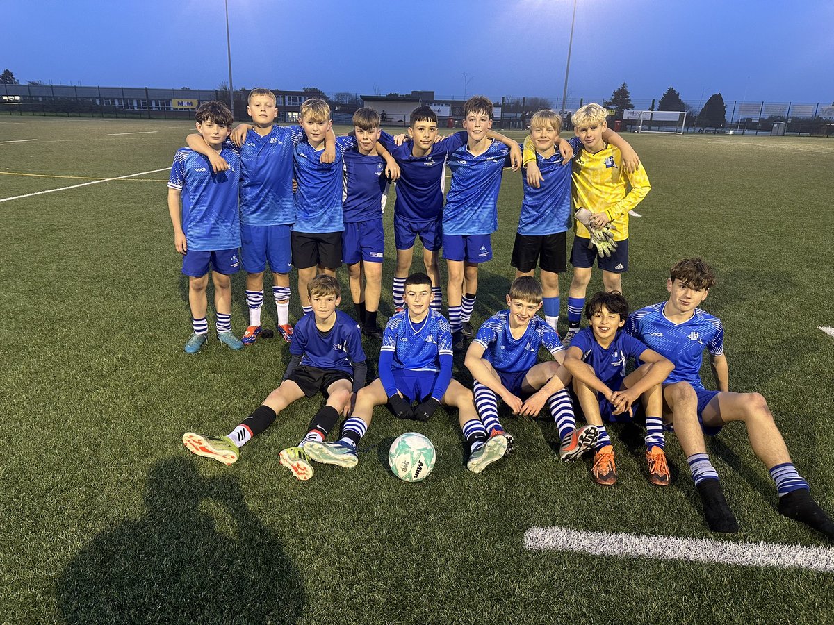 From 2-0 up , to 3-2 down , to sealing a 4-3 win! A brilliant result for Y8 today against a tough <a href="/StanwellPE/">Stanwell School PE</a> side! Both teams played some great football but an Evan Covill hatrick and a first A team goal for Riley Newell got the victory 🔵⚽️⚪️