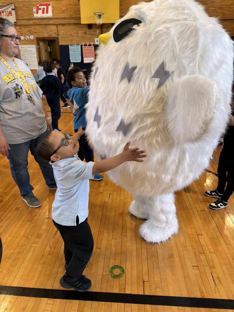 Public School 72 tweet media