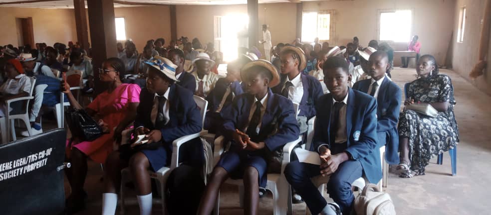 WoleElekaF's tweet photo. Education is the key to unlocking great leaders of tomorrow,#WEEF is ensuring our youth a better tomorrow. https://t.co/D4nOTYlzAt